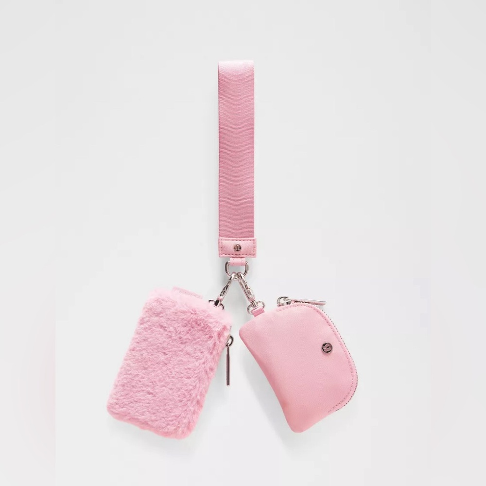 Lululemon Dual Pouch wristlet Plush Fleece
Pink